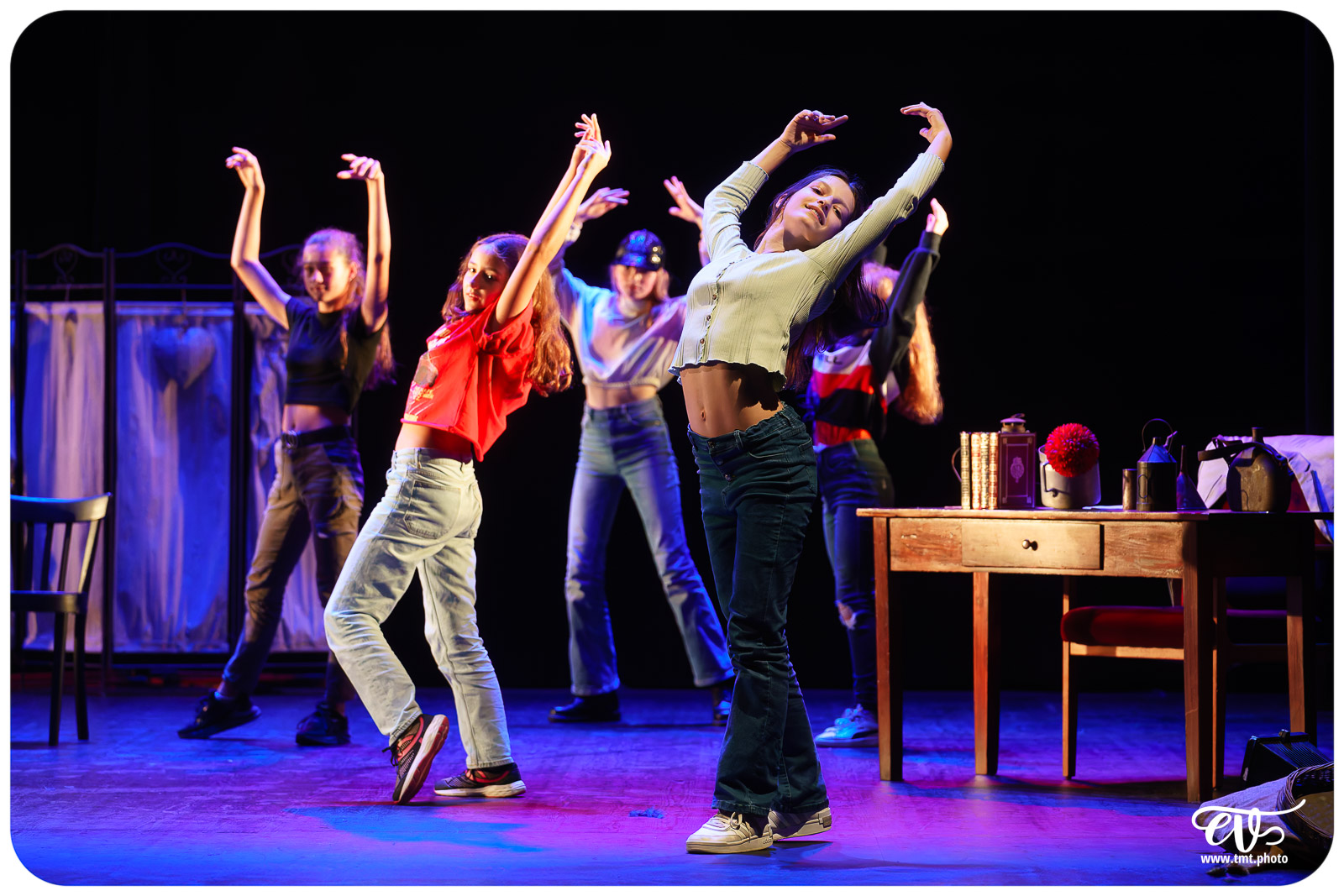 LES FEMMES SAVANTES (ATELIER THÉÂTRE DU COLLÈGE FOCH)